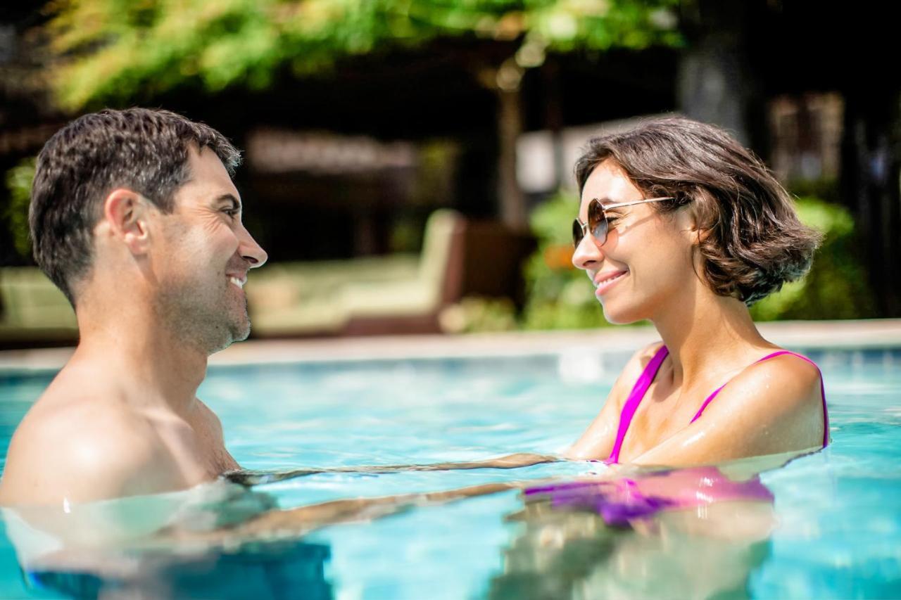 Roman Spa Resort Калистога Екстериор снимка
