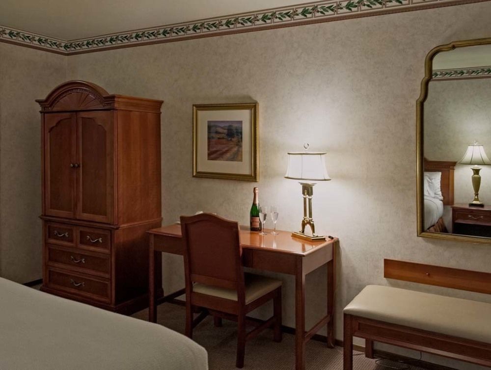 Roman Spa Resort Калистога Екстериор снимка