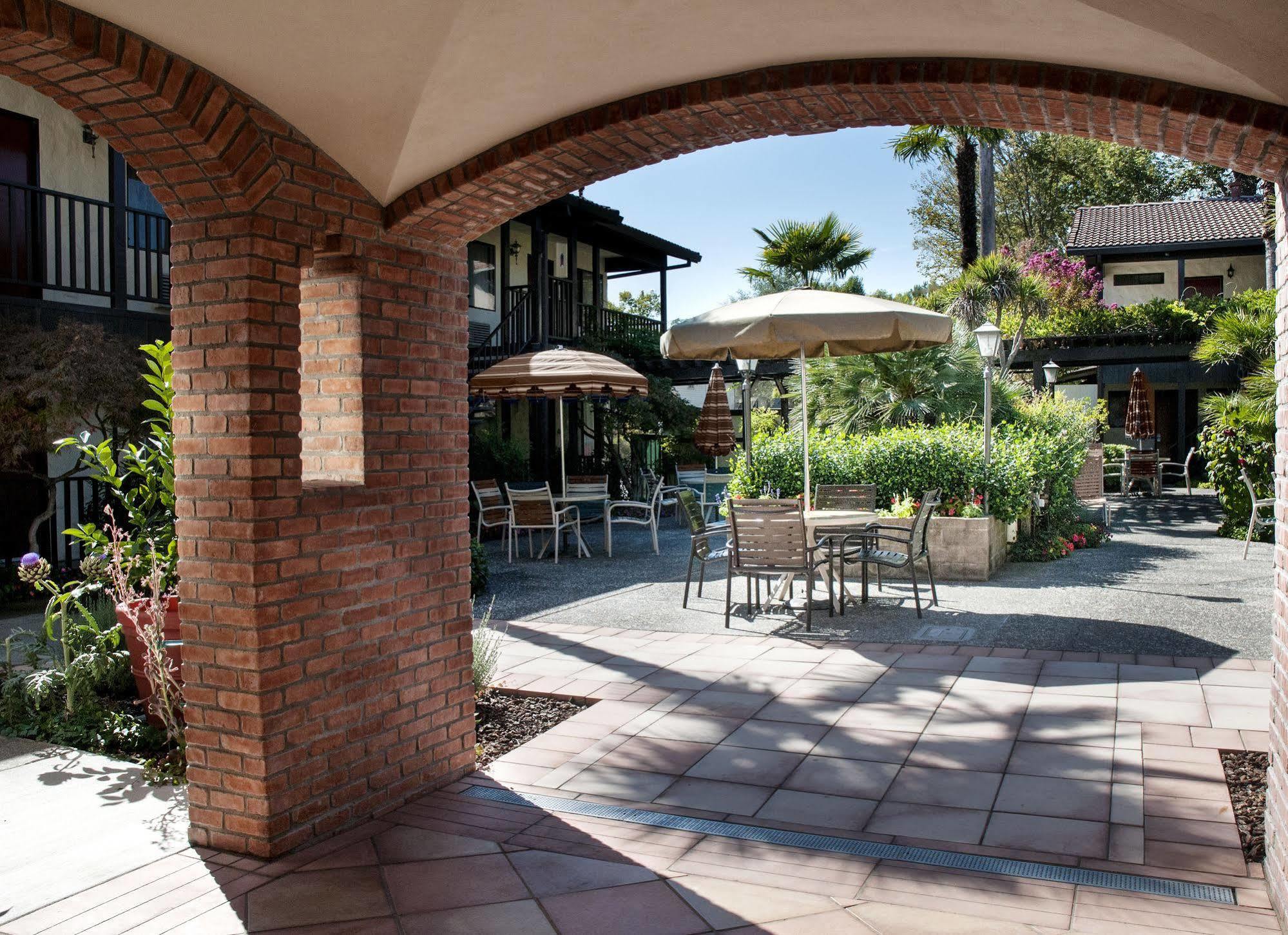 Roman Spa Resort Калистога Екстериор снимка