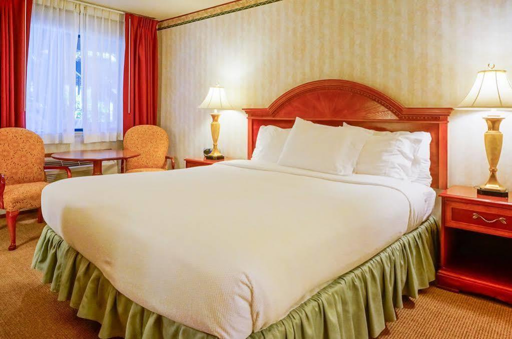 Roman Spa Resort Калистога Екстериор снимка