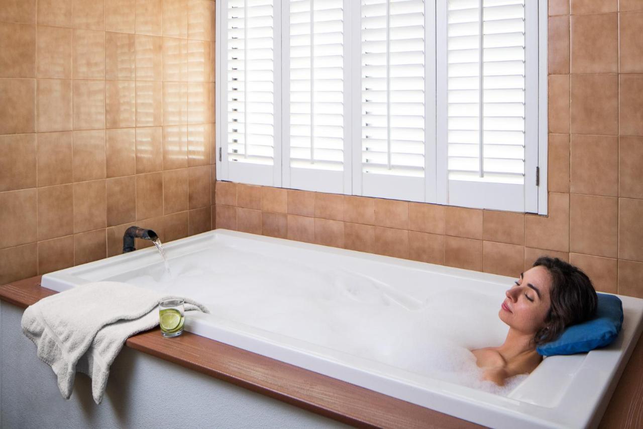 Roman Spa Resort Калистога Екстериор снимка